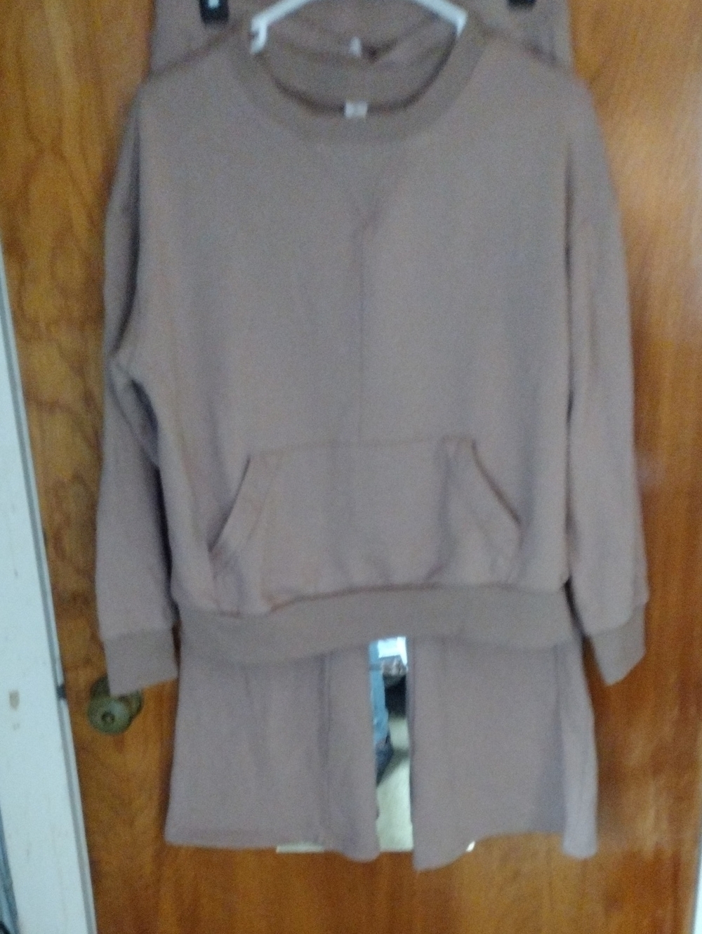 Cozy Women's Pullover Sweatshirt 2pc Set In Taupe